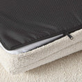 Bild in Galerie-Betrachter laden, Close-up of the washable boucle cover and zippered memory foam mattress of the Hundebett Barklay S dog bed with non-slip backing
