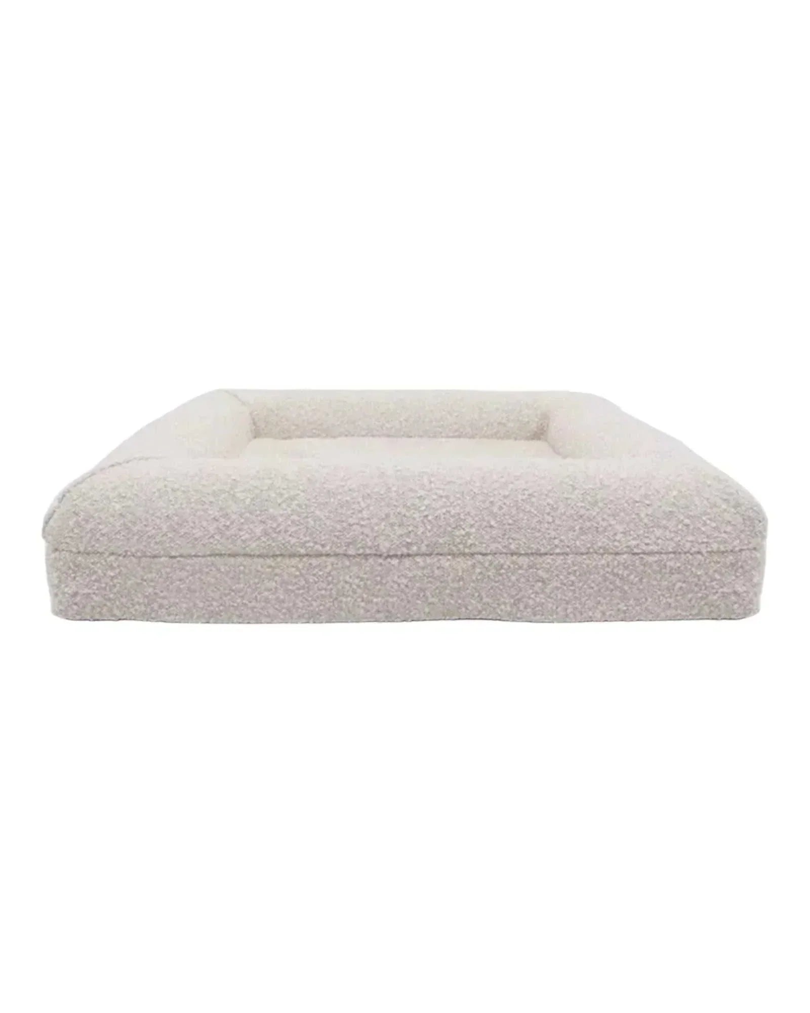 Hundebett Barklay M mit Viskoschaummatratze und waschbarem Bouclébezug Studiobild Front